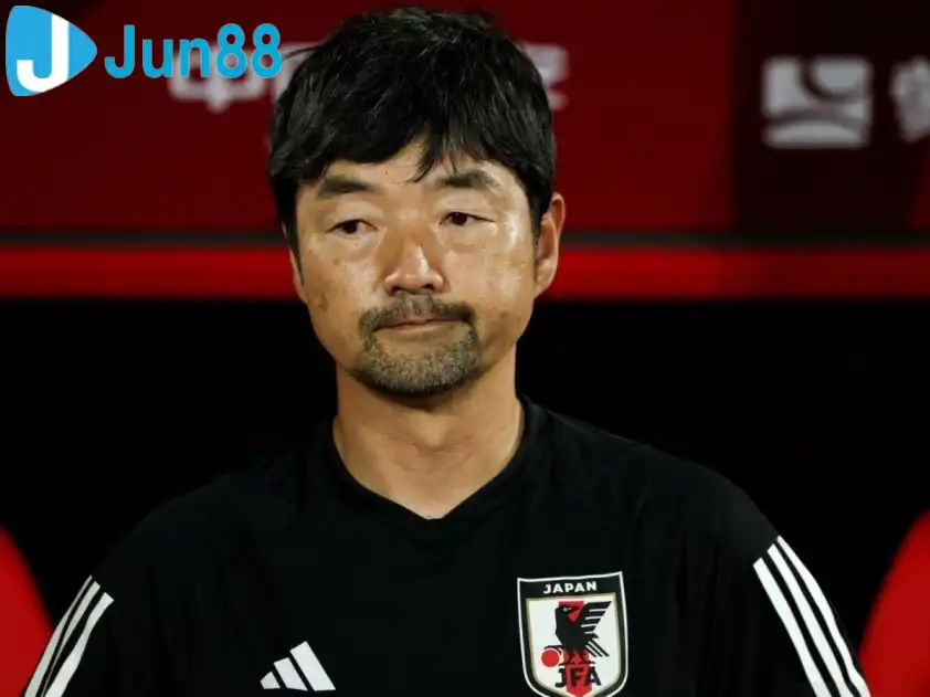 HLV Nozomi Hiroyama đang rất tích cực cùng các học trò chuẩn bị cho VCK U17 World Cup 2025 (Ảnh: AFC)
