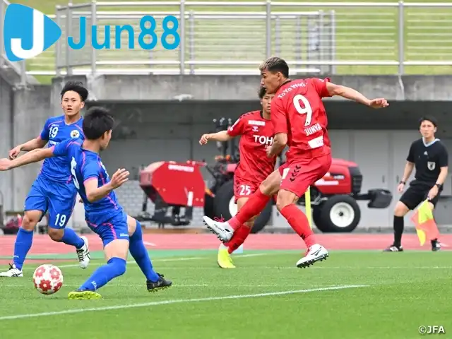 Hàng thủ của Fukushima Utd đang gặp vấn đề.