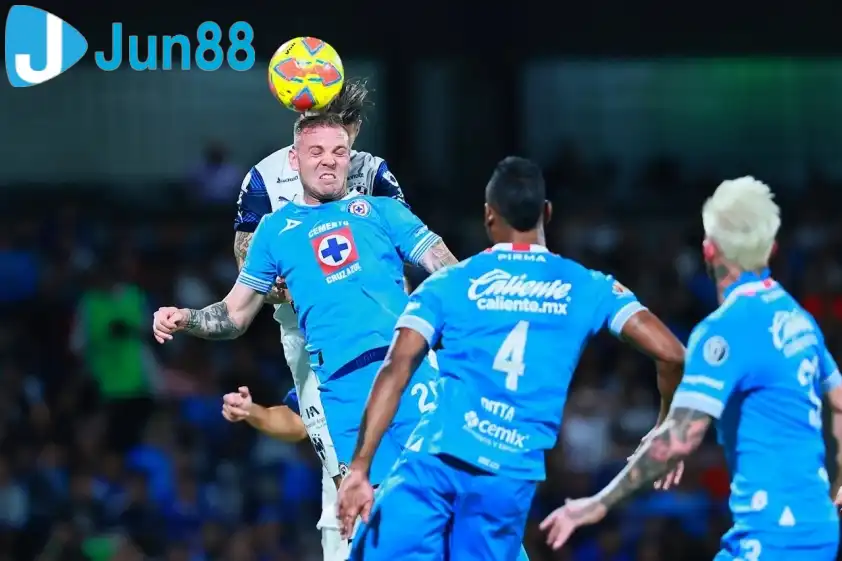 Cả Cruz Azul và Monterrey đều đang có phong độ ấn tượng. Cả Cruz Azul và Monterrey đều đang có phong độ ấn tượng.