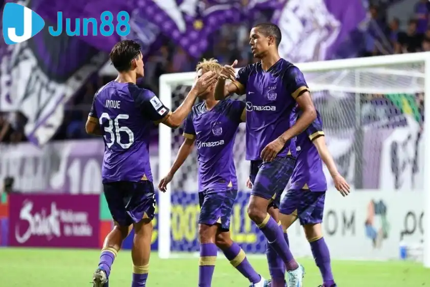 Sanfrecce Hiroshima được đánh giá cao hơn trong trận đấu này