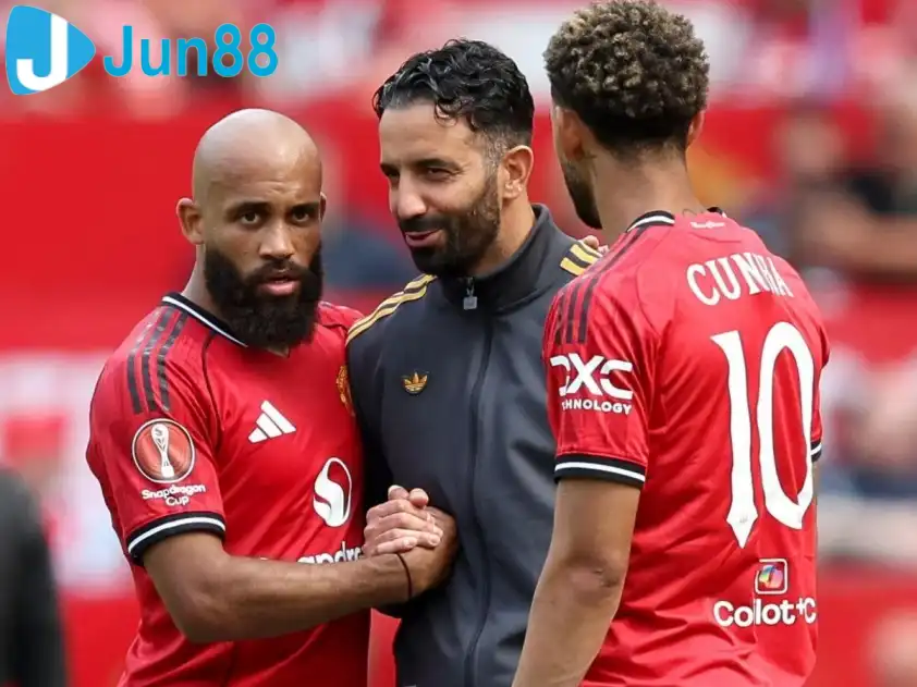 Bộ đôi Mbeumo và Cunha đã giúp ích rất nhiều cho lối chơi mà HLV Ruben Amorim đang xây dựng cho MU (Ảnh: Goal) Bộ đôi Mbeumo và Cunha đã giúp ích rất nhiều cho lối chơi mà HLV Ruben Amorim đang xây dựng cho MU (Ảnh: Goal)