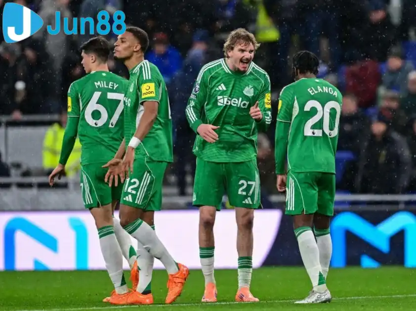 Newcastle vừa giành chiến thắng ấn tượng với tỉ số 4-1 trước Everton (Ảnh: ESPN) Newcastle vừa giành chiến thắng ấn tượng với tỉ số 4-1 trước Everton (Ảnh: ESPN)