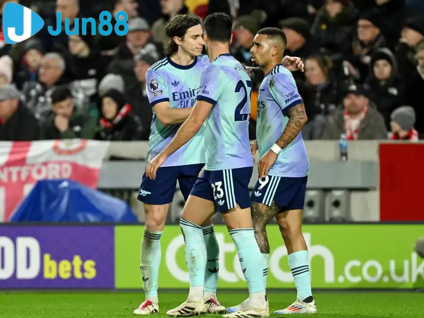 Arsenal đối đầu Brentford: Derby London nảy lửa (Ảnh: Eurosport) Arsenal đối đầu Brentford: Derby London nảy lửa (Ảnh: Eurosport)